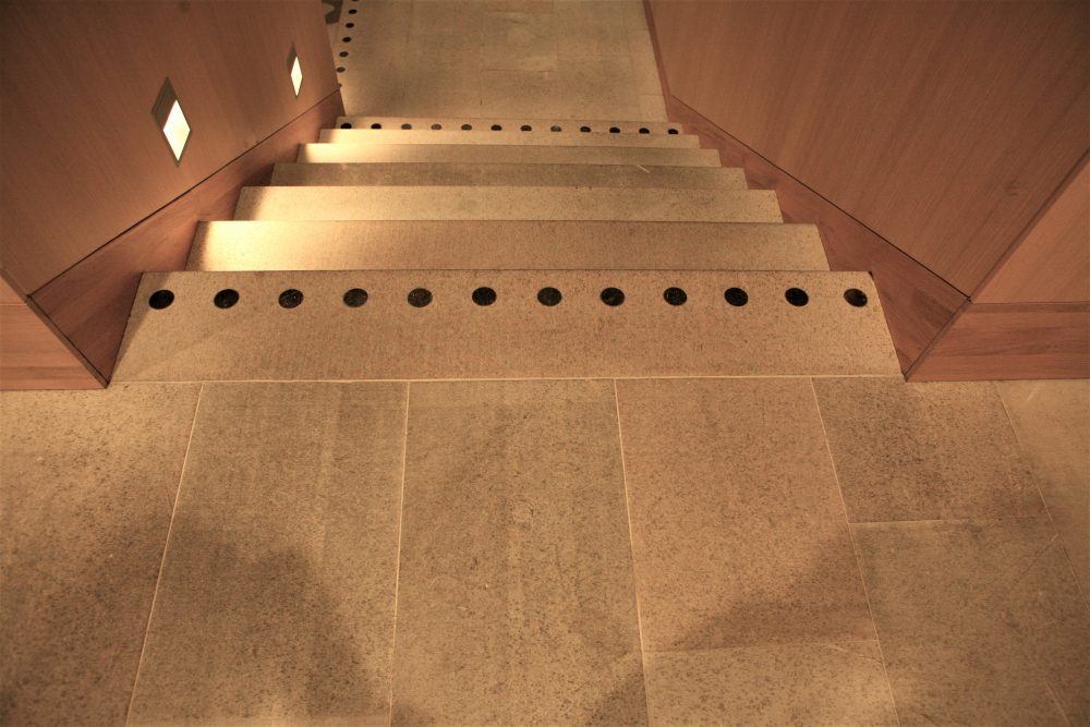 Trappa i hyvlad bearbetning